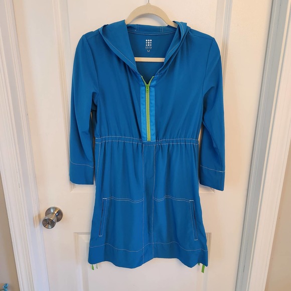 Title Nine Women's Turquoise Hooded Athletic Dress Size Medium - Picture 2 of 8